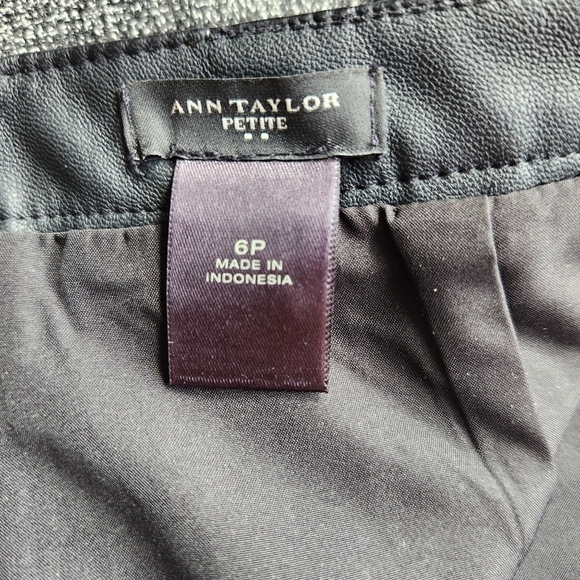 Ann Taylor petite black grey dark academia tweed fully lined Normcore skirt - Picture 3 of 7